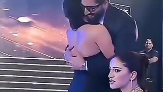 The way alia reacts aliabhatt katrinakaif vickykaushallove bollywood s.mp4