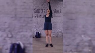 Indian Girl Alina Khan Dance