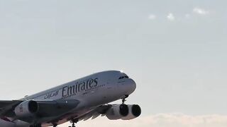 Cómo hablo con una persona en Emirates?