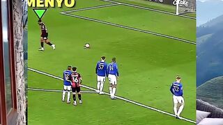 Momen langka penalti yang jarang banget terjadi