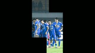 Daya Tarik Persib Kalahkan Timnas di Media