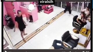 Viral Rekaman CCTV Kasir Salon Diduga Dianiaya