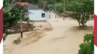 Hujan Deras Picu Sungai Batu Busuk Meluap, Permukiman Warga di Pauh Terendam