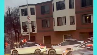 utonomous vehicles block traffic intersection during San Francisco power outage