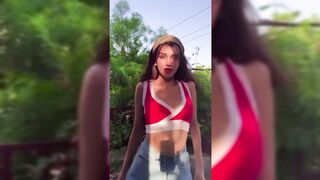 Indian Girl Aynab Zaidi Dance