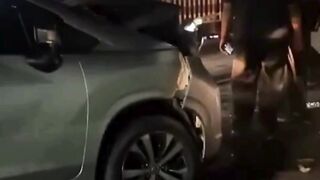 Kecelakaan beruntun melibatkan 5 mobil terjadi di kawasan BSD pada dini hari pergantian tahun.