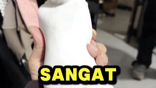 Kucing dijahili sama majikannya dimasukkan ke kaos kaki kucing