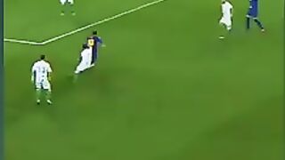 Lionel Messi Nutmeg vs real betis