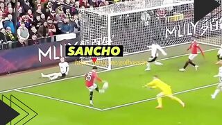 EMOSI MEMUNCAK! MITROVIC PROTES KERAS KE WASIT