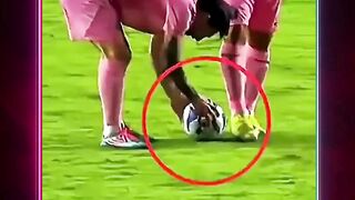 Momen Curang Lionel Messi