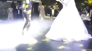 عروس به رقص اوردن