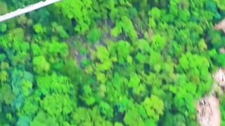 Terjatuh dengan gaya