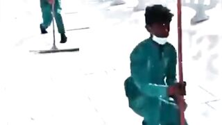 Khana Kaba ky sehan ki safai ka manzer