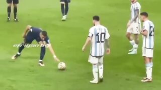 moment langka mbappe vs king messi
