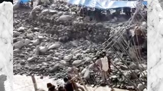 Banjir Besar Lumpuhkan Akses Warga Aceh Tengah, Jembatan Darurat Jadi Satu-satunya Harapan
