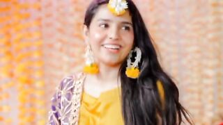 Yeh Mehndi Samosii Dekhi?