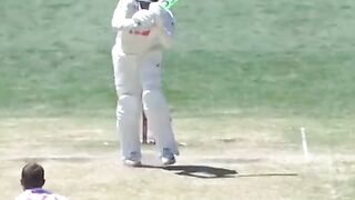 Usman khawaja out on 17 in last test match of his career