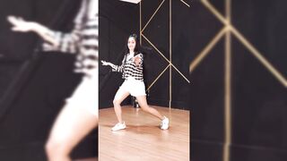 Indian Girl Raveena Nagraj Dance