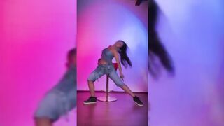 Indian Girl Sidhi Jalan Dance