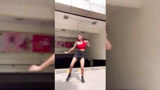 Indian Girl Aynab Zaidi Dance