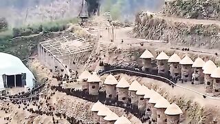 How do Chinese people raise chickens on the mountainside? farming farming chicken eggs