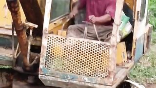Alat tua bukan sembarang tua, yang bawa pun tua