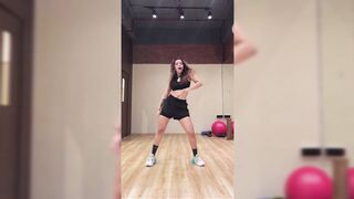 Indian Girl Karishna Shetty Dance