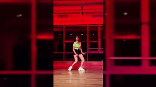 Indian Girl Kashish Mehta Dance