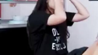 Dari dulu de Trisha ngebet jadi idol