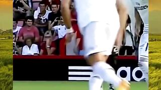 Freekick bisa salah arah. Hati Ronaldo? Selalu tepat.