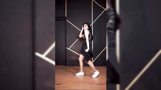 Indian Girl Raveena Nagraj Dance