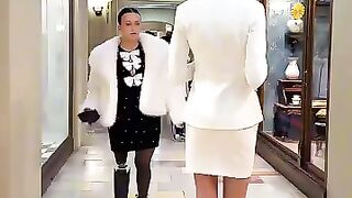 Дарите подарки на новый год.