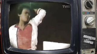 Eddy Silitonga dikenal sebagai penyanyi pop era 1970-an.