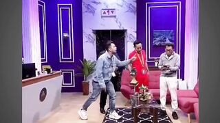 Gimana? Udah sama kocaknya, belum?   Memelucu