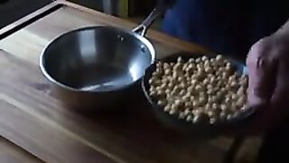 Easy Creamy Chickpea Dip-Musabbaha