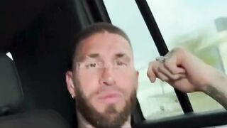 Bobotoh Geruduk Instagram Sergio Ramos! Ramos Dirayu Gabung Persib Bandung