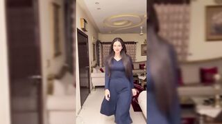 Pakistani Girl Alina Amir Dance