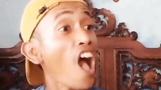 Lagu kreatif orang Indonesia lucu bikin ngakak