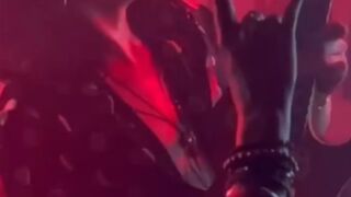 DeVere live (Mike Wroe Guitar Solo Clip)