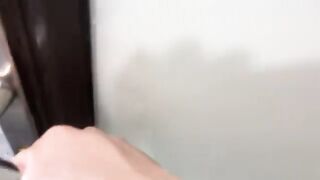 You won't believe how gentle this kitten is and doesn't SING in the bath