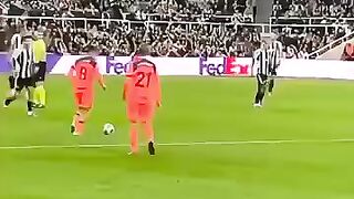Pedri and dejong vs Newcastle