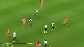 Barcelona magic football at Newcastle