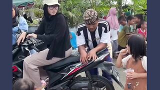 “Berani di tempat ramai, pengecut saat diminta tanggung jawab.”