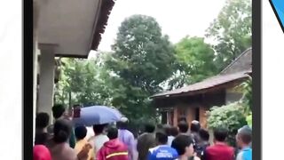 Telah terjadi pergeseran tanah