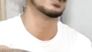 Kacamata mama muda