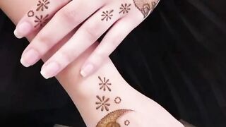 Lotus mehndi design