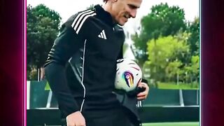 Diego Forlan & Bola Jabulani ????