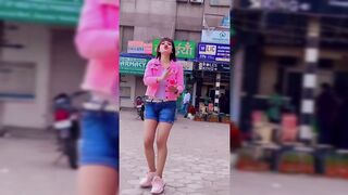 Indian Girl Soumiya Bhati Dance