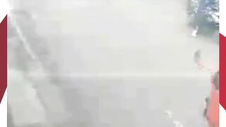 ????Rem Blong, Bus Harapan Jaya Tabrak Sejumlah Kendaraan di Kemuning, Kediri