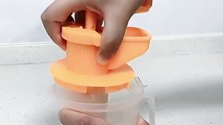 Hand-Crank Soy Milk Voice
